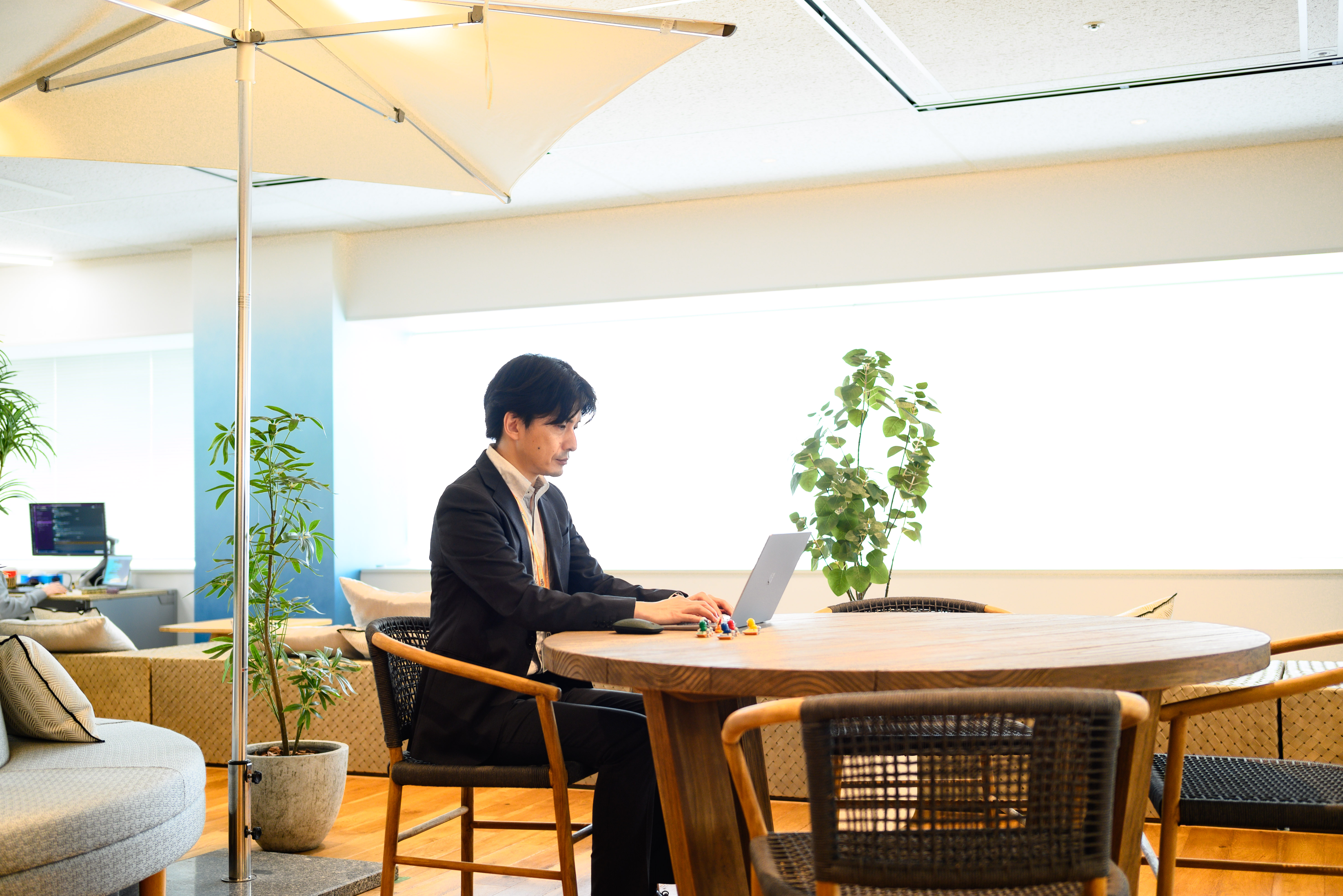 働く社員の様子